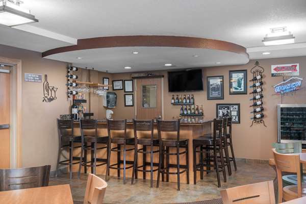 Bar - AmericInn Lodge & Suites Newton - I-80, Exit 168