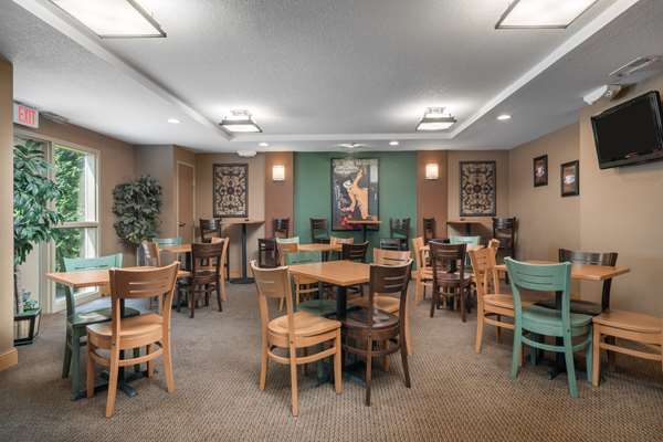  - AmericInn Lodge & Suites Newton - I-80, Exit 168