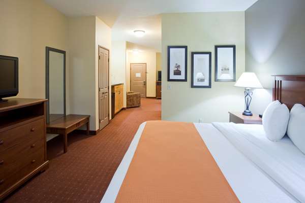  - AmericInn Hotel & Suites South Fargo - I-94, Exit 348