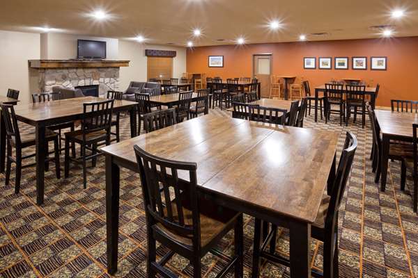  - AmericInn Hotel & Suites South Fargo - I-94, Exit 348