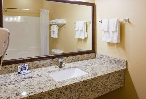  - AmericInn Hotel & Suites South Fargo - I-94, Exit 348
