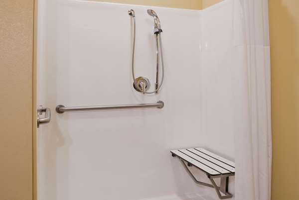  - AmericInn Hotel & Suites South Fargo - I-94, Exit 348