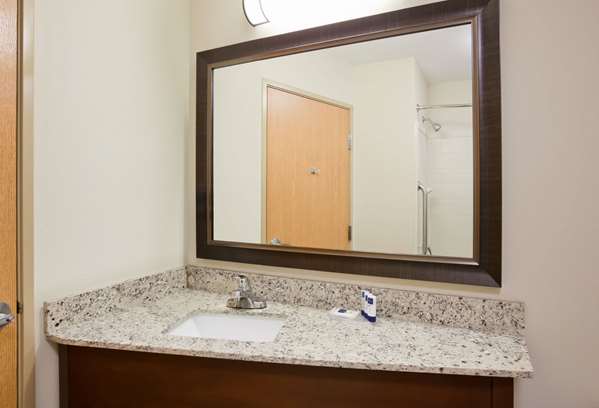 - AmericInn Hotel & Suites Hawley