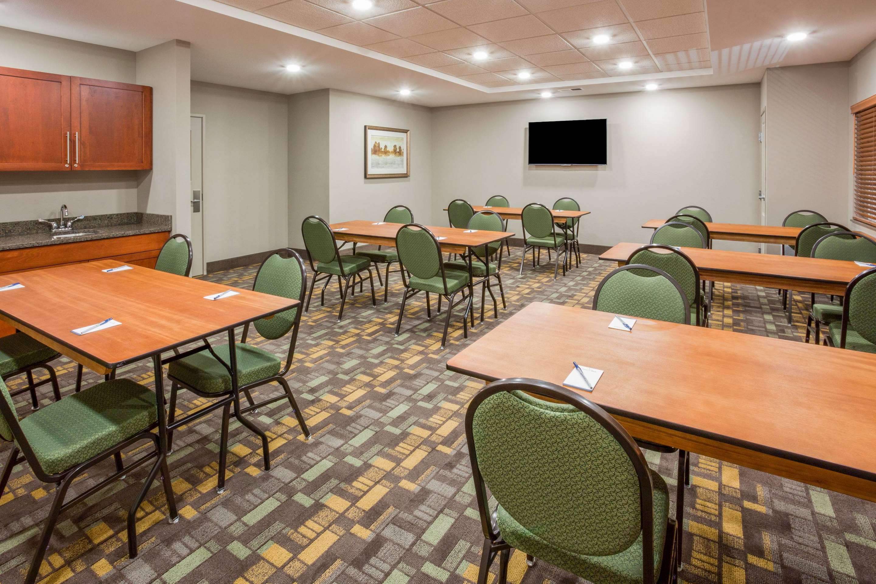 Meeting Room | AmericInn by Wyndham Sibley
