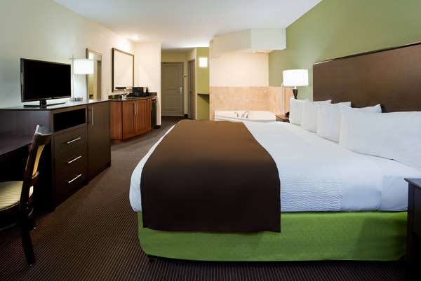 Suite - AmericInn Hotel & Suites Sibley