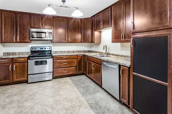 Suite - AmericInn Hotel & Suites Burnsville