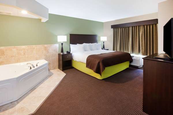 Suite - AmericInn Hotel & Suites Dewitt