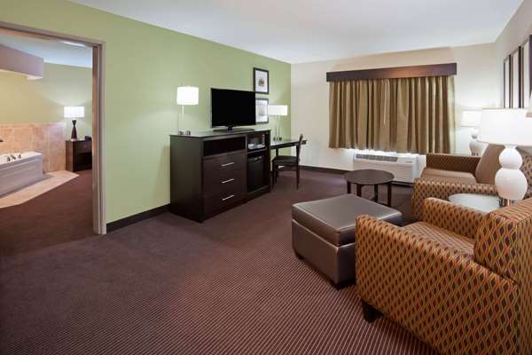 Suite - AmericInn Hotel & Suites Dewitt
