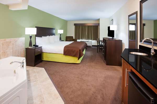 Suite - AmericInn Hotel & Suites Dewitt