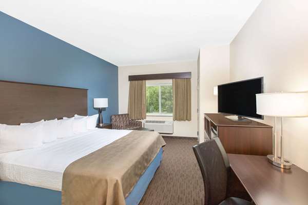 Suite - AmericInn Humboldt