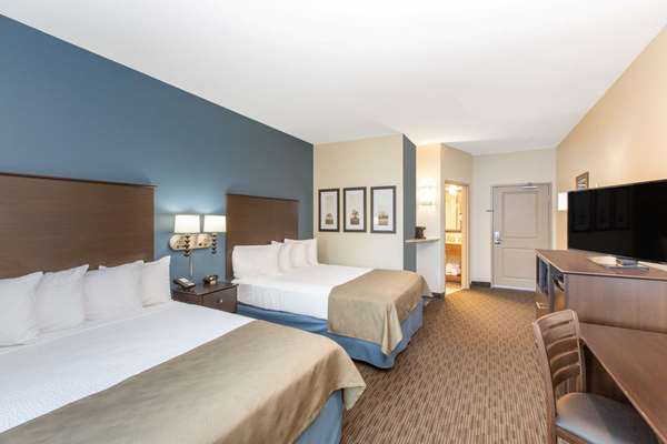 Suite - AmericInn Humboldt