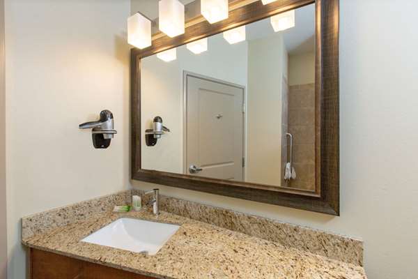  - AmericInn Humboldt