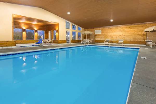 Pool - AmericInn Hotel & Suites Boscobel