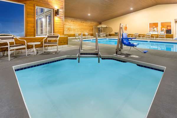 Pool - AmericInn Hotel & Suites Boscobel