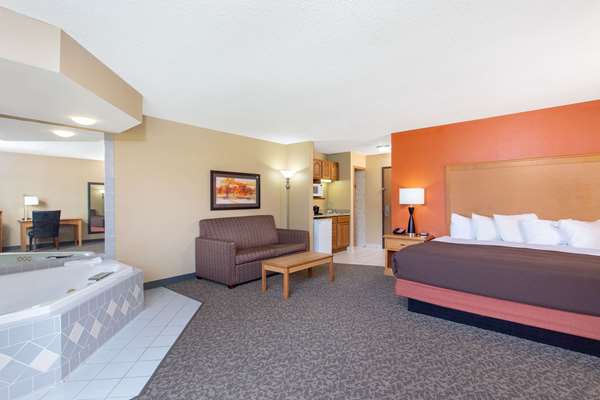 Suite - AmericInn Hotel & Suites Boscobel