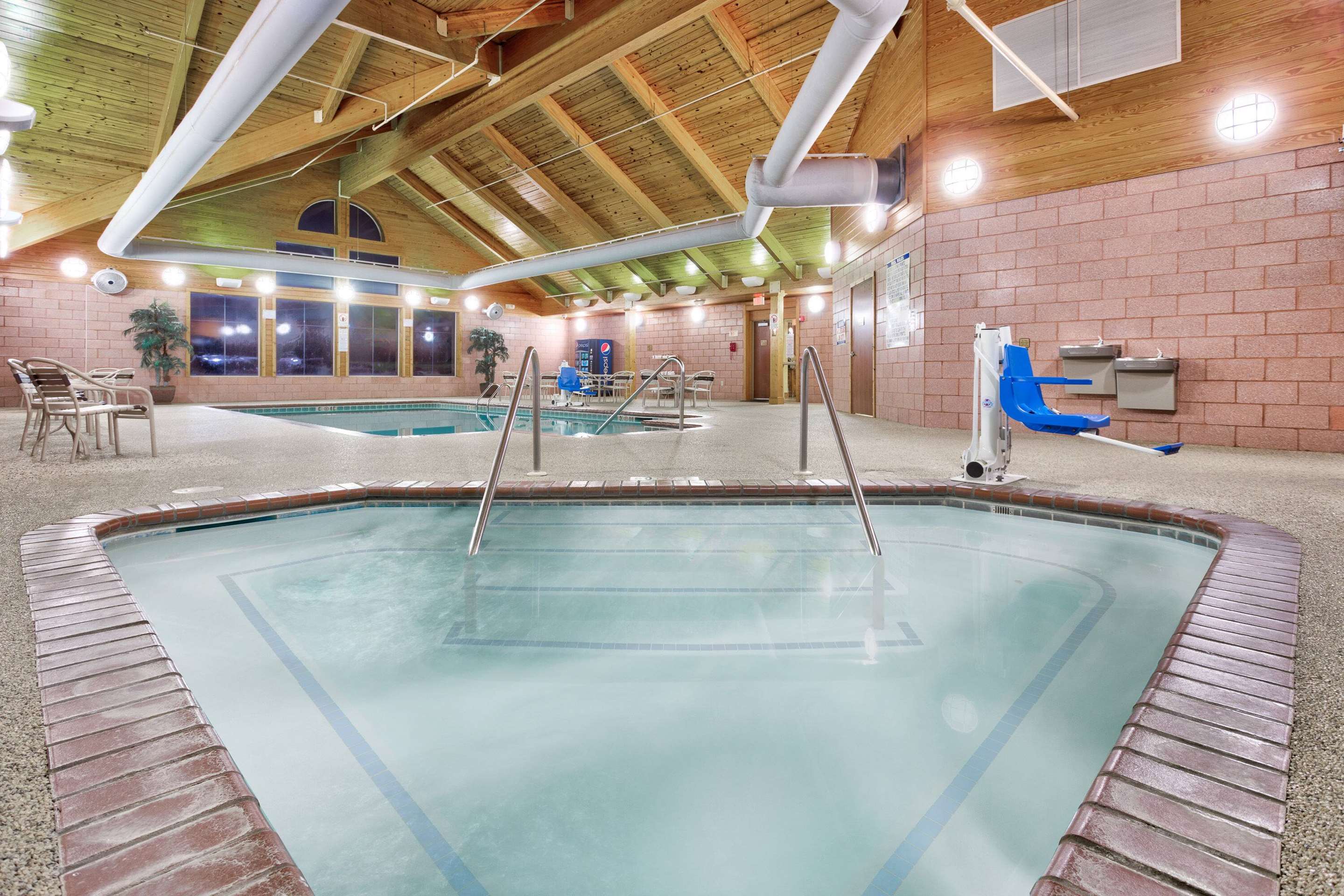 Pool | AmericInn by Wyndham Vidalia