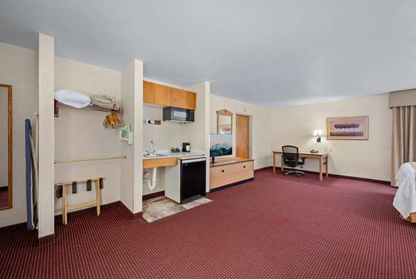 1 King Bed, Mobility Accessible, Non-Smoking