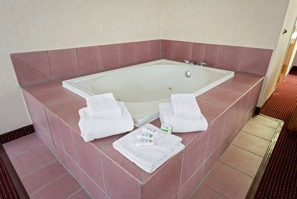 1 King Bed, Deluxe Suite, Non-Smoking
