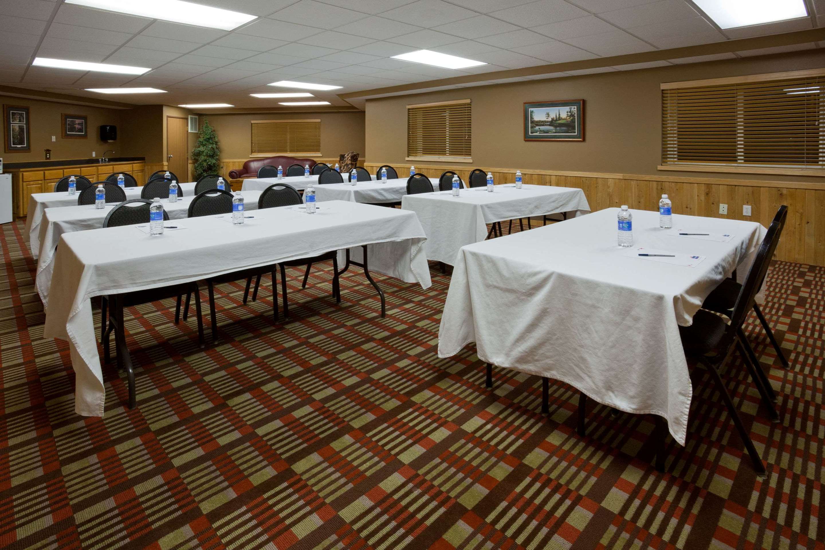 Meeting Room | AmericInn by Wyndham Pequot Lakes/Jenkins