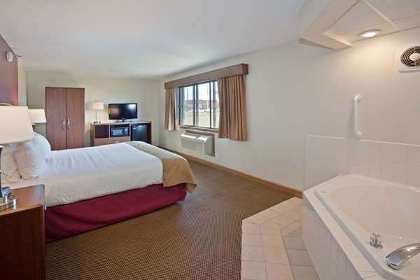 Suite - AmericInn Lodge & Suites Mitchell