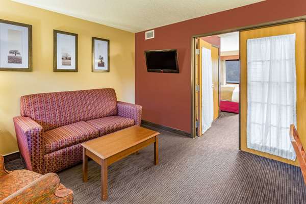 Suite - AmericInn Proctor