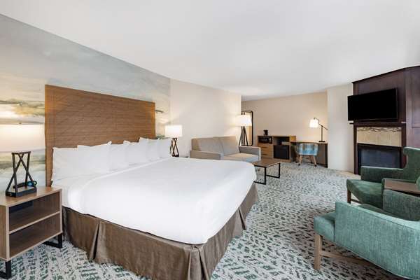 Suite - AmericInn Proctor