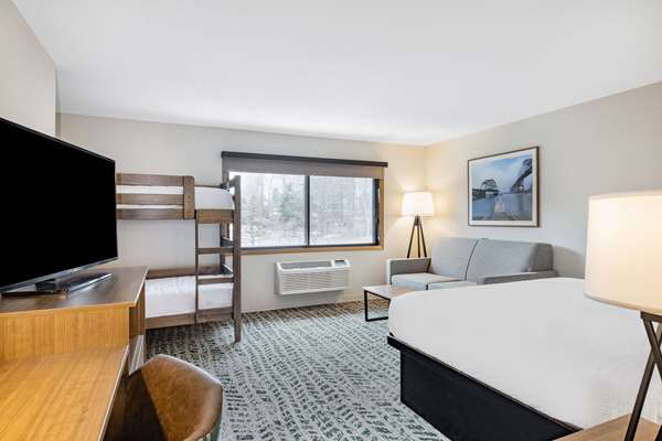 Suite - AmericInn Proctor