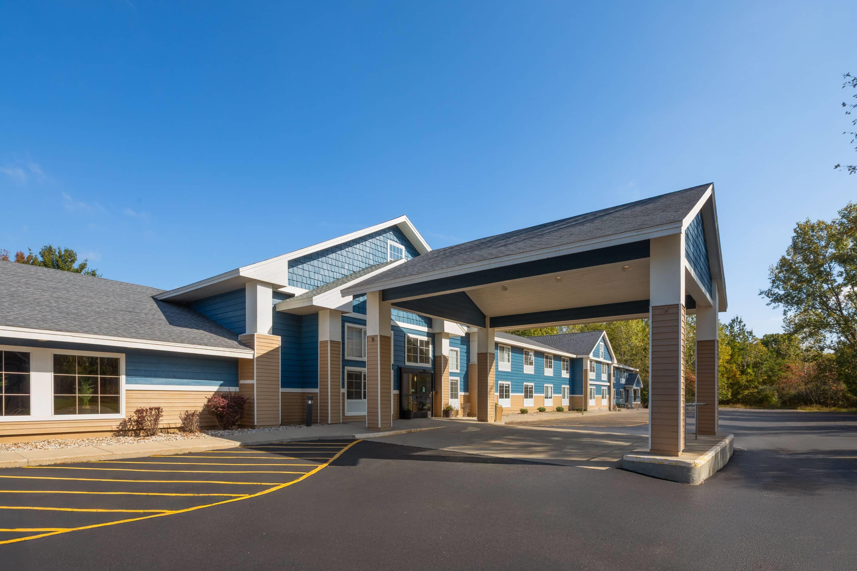 Exterior | AmericInn by Wyndham Douglas/Saugatuck