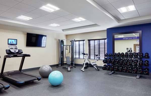 Fitness/ Exercise Room - Hampton Inn & Suites Waukegan