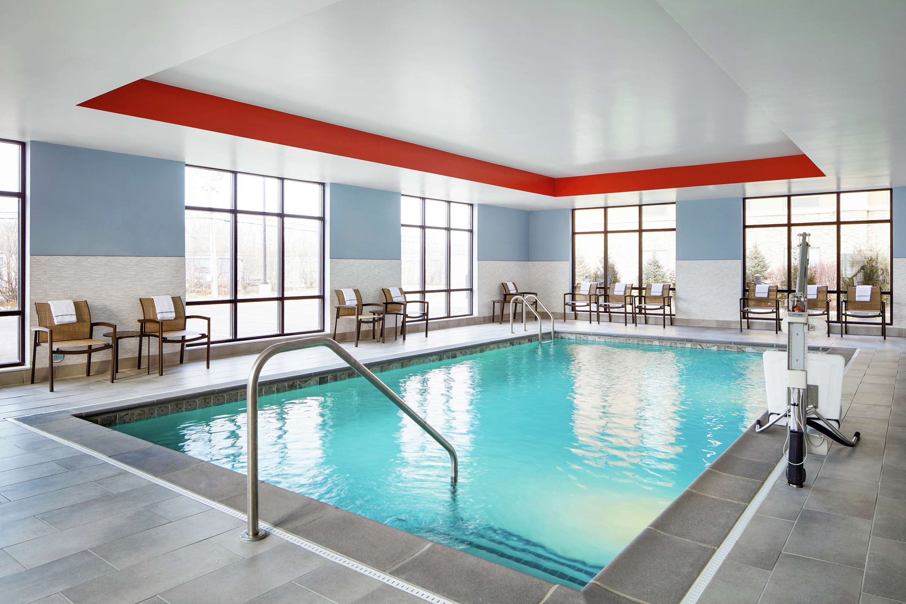 Pool | Hampton Inn & Suites Chicago Waukegan