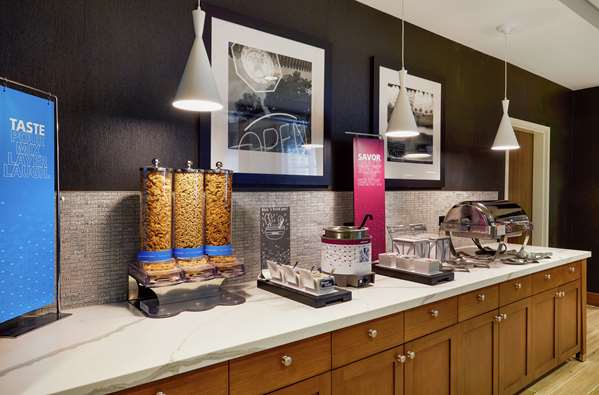 Amenities - Hampton Inn & Suites Waukegan