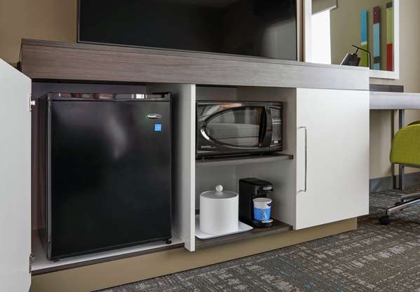  - Hampton Inn & Suites Waukegan