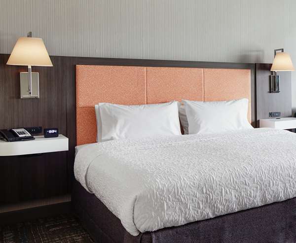  - Hampton Inn & Suites Waukegan