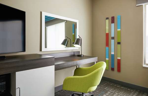  - Hampton Inn & Suites Waukegan