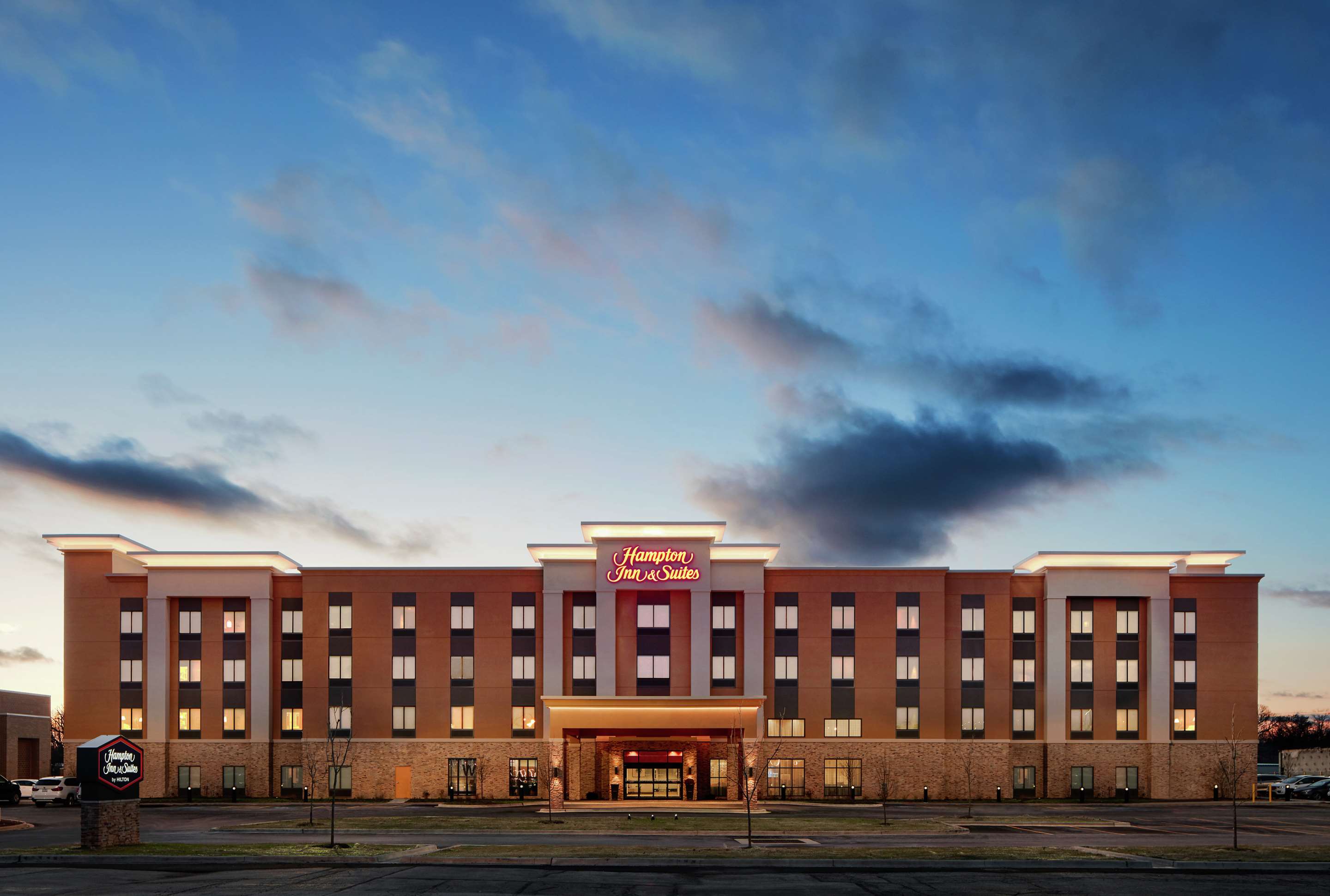Exterior | Hampton Inn & Suites Chicago Waukegan