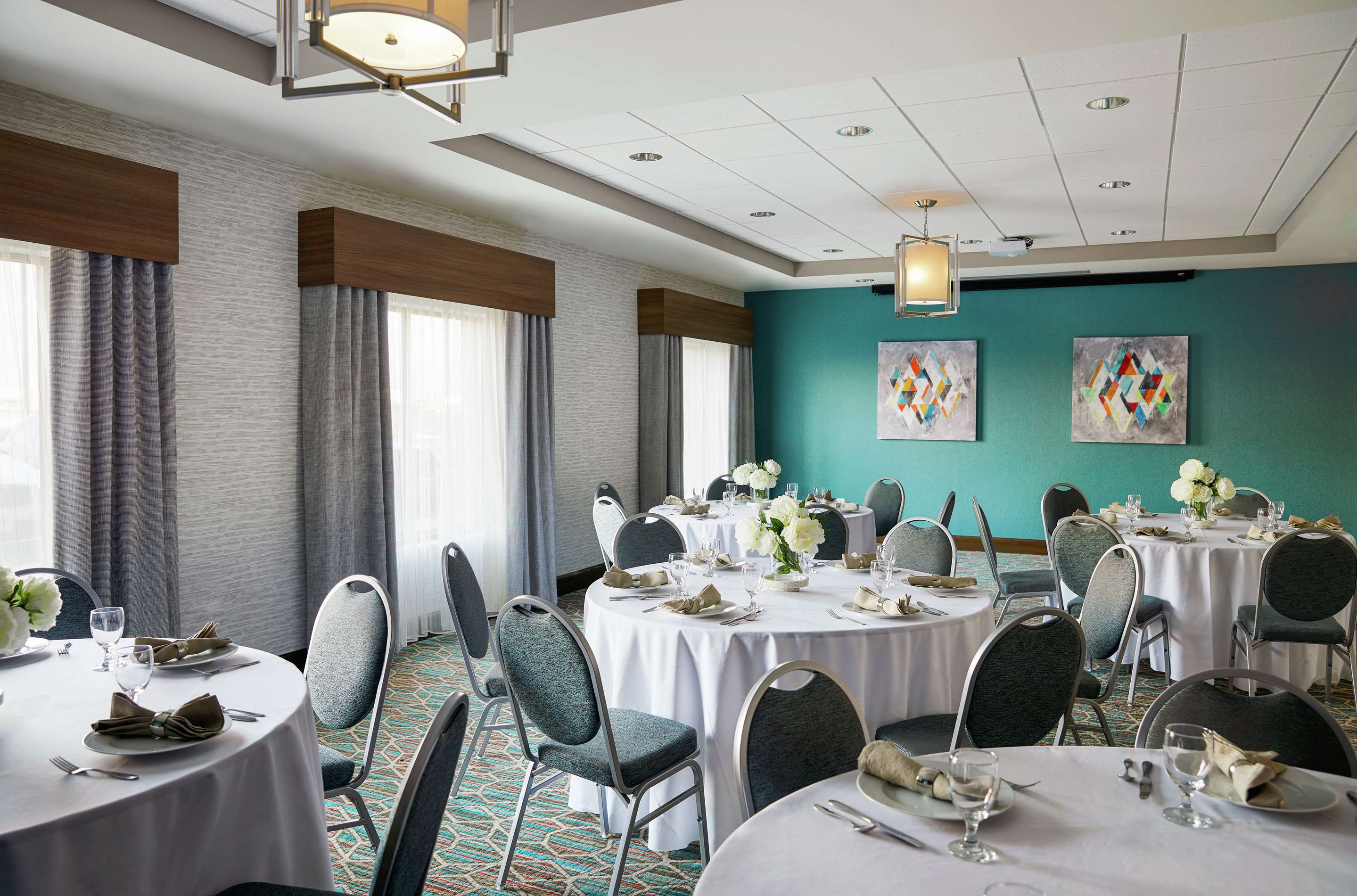 Meeting Room | Hampton Inn & Suites Chicago Waukegan