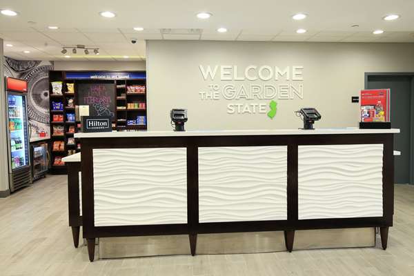  - Hampton Inn & Suites Mount Laurel - I-295, Exit 40