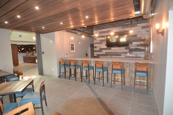 Bar - Best Western Premier Ankeny Hotel - I-35, Exit 90