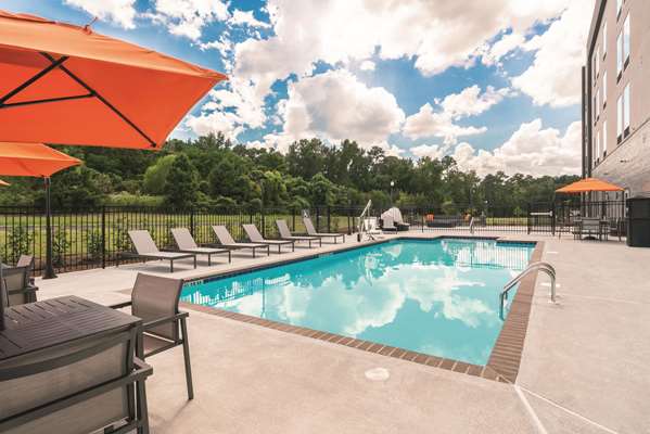 Pool - La Quinta Inn & Suites Opelika