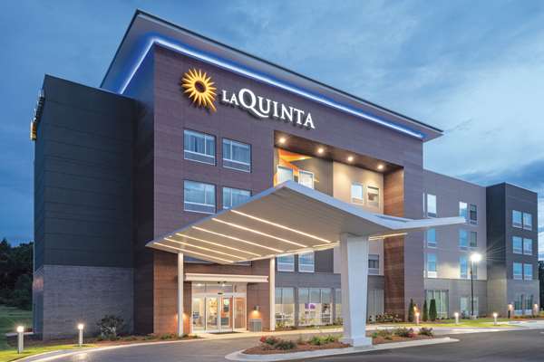 Exterior view - La Quinta Inn & Suites Opelika