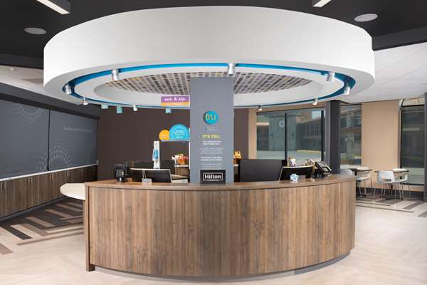  - Tru by Hilton Downtown San Antonio - I-37, Exit 141