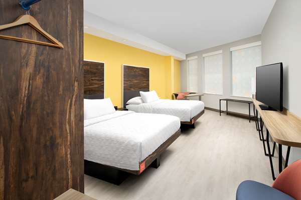  - Tru by Hilton Downtown San Antonio - I-37, Exit 141