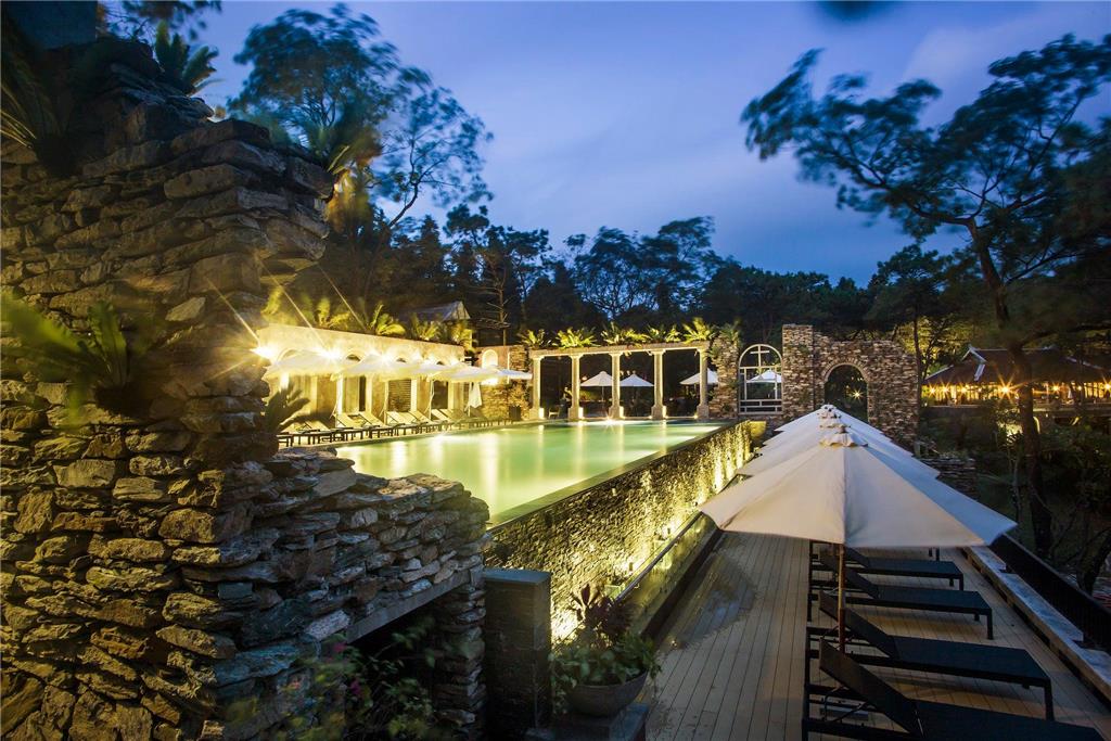 MELIA BA VI MOUNTAIN RETREAT-guestroom-Guest Room,Guest Room Amenity,Pool,Architecture,On-Site,Outdoor/Exterior,People,Exterior View of Building.jpg