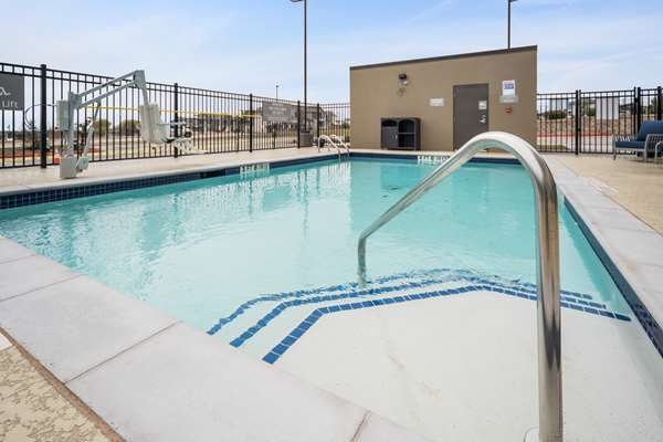 Pool - Best Western Plus Executive Residency Austin - I-35, Exit 247