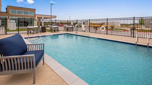Pool - Best Western Plus Executive Residency Austin - I-35, Exit 247