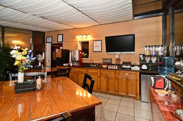 Restaurant - SureStay Hotel by Best Western Zapata