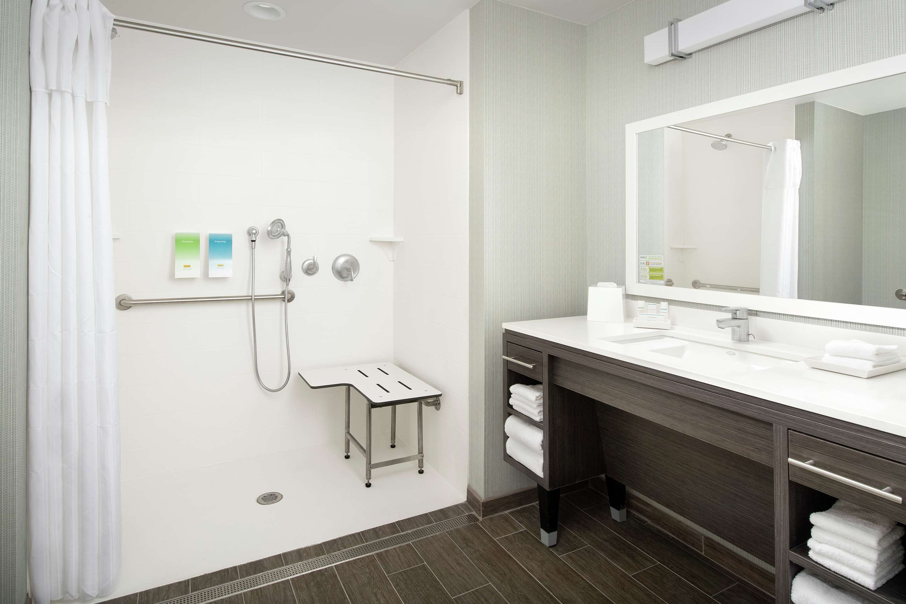 Guest room bath