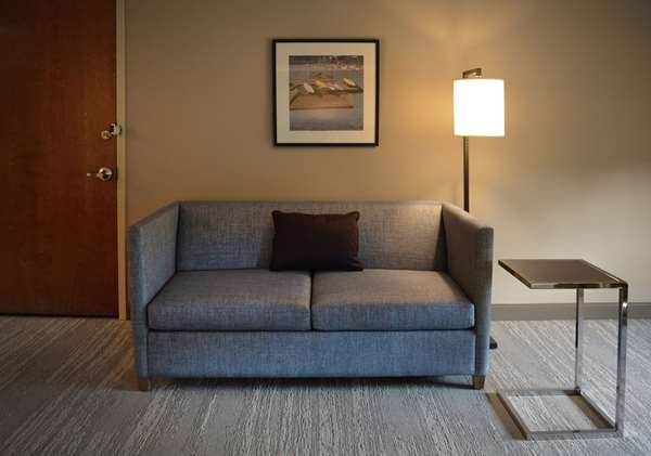  - Hampton Inn & Suites Media - I-476, Exit 3