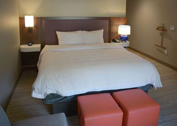  - Hampton Inn & Suites Media - I-476, Exit 3