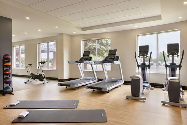 Fitness/ Exercise Room - Embassy Suites Montreal Airport Pointe Claire